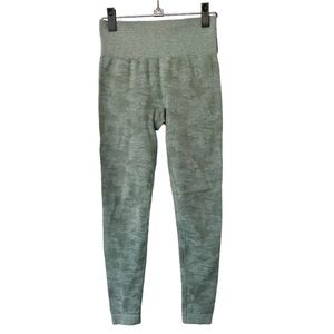 Gymshark sage green camo seamless 7/8 leggings